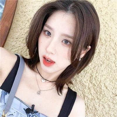 红唇相吻
